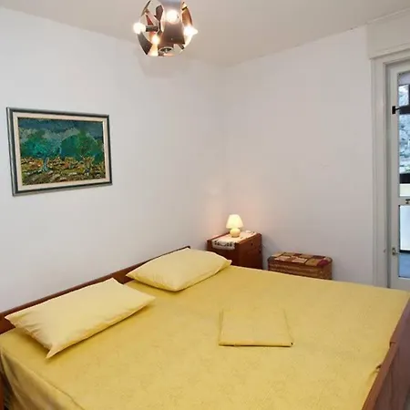 Sara Punta Near Sandy *